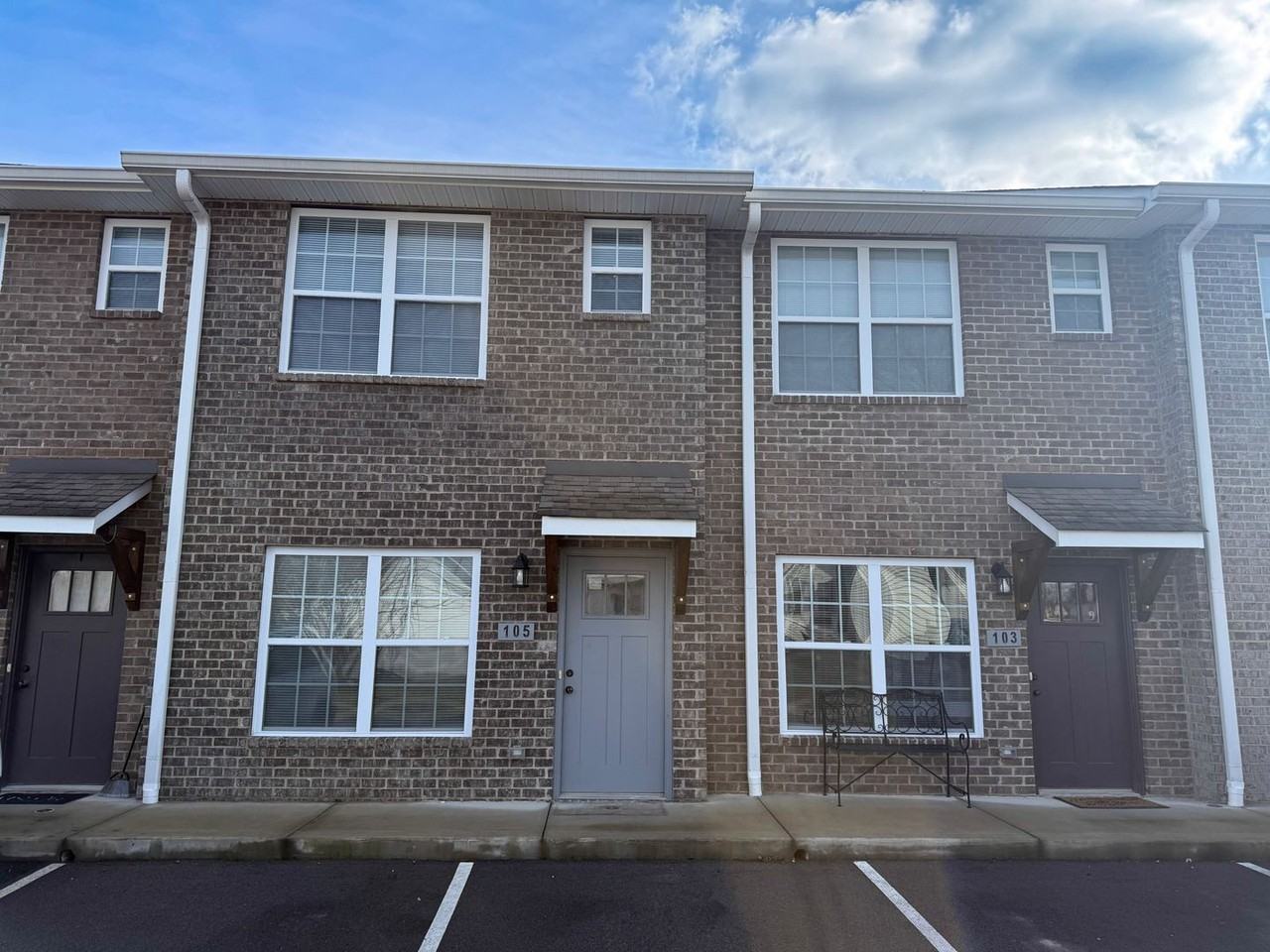 107 Westfield Ct