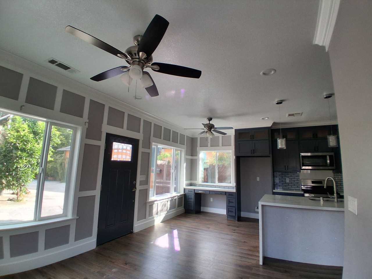 2112 Eicher Ave - Photo 3 of 18
