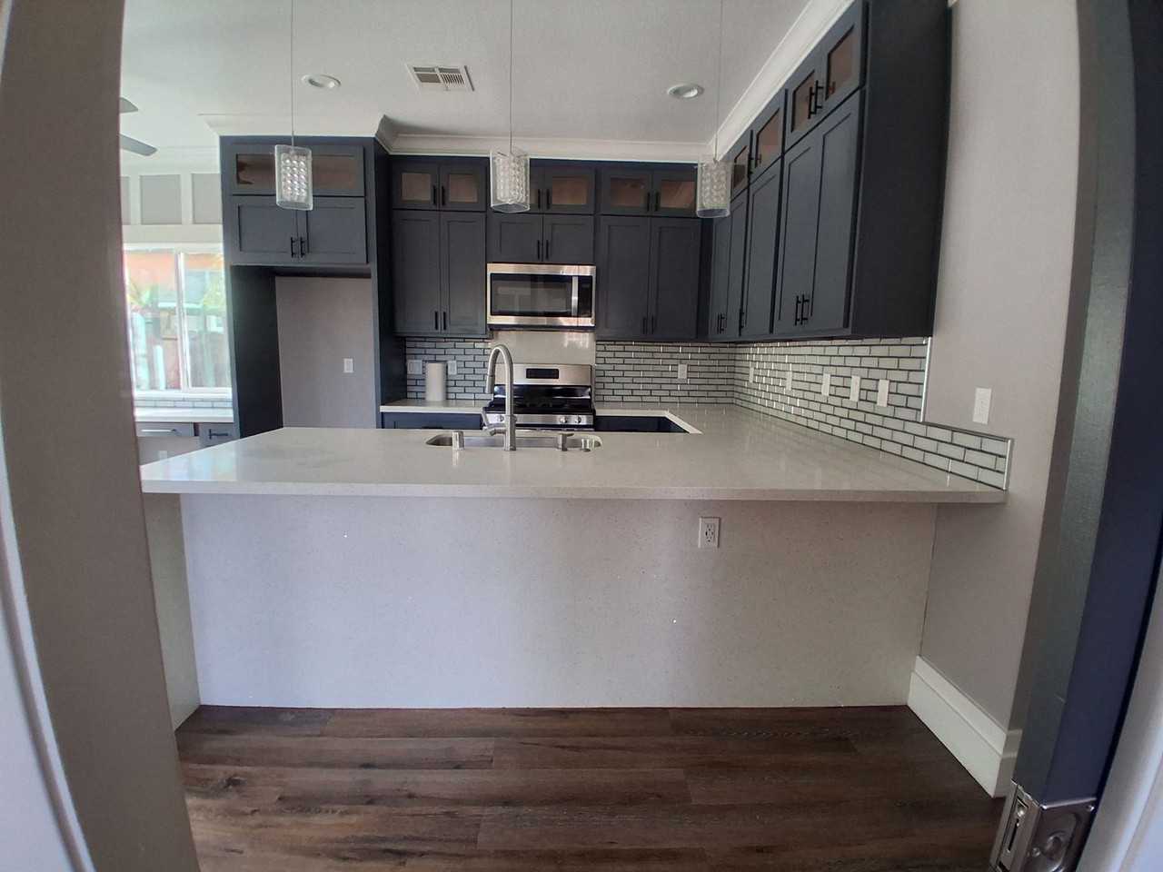 2112 Eicher Ave - Photo 4 of 18