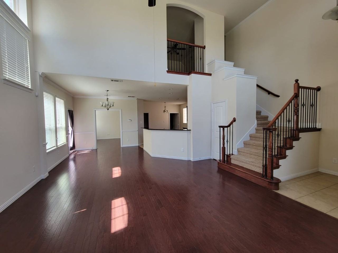 3529 Pillar Dr - Photo 5 of 43
