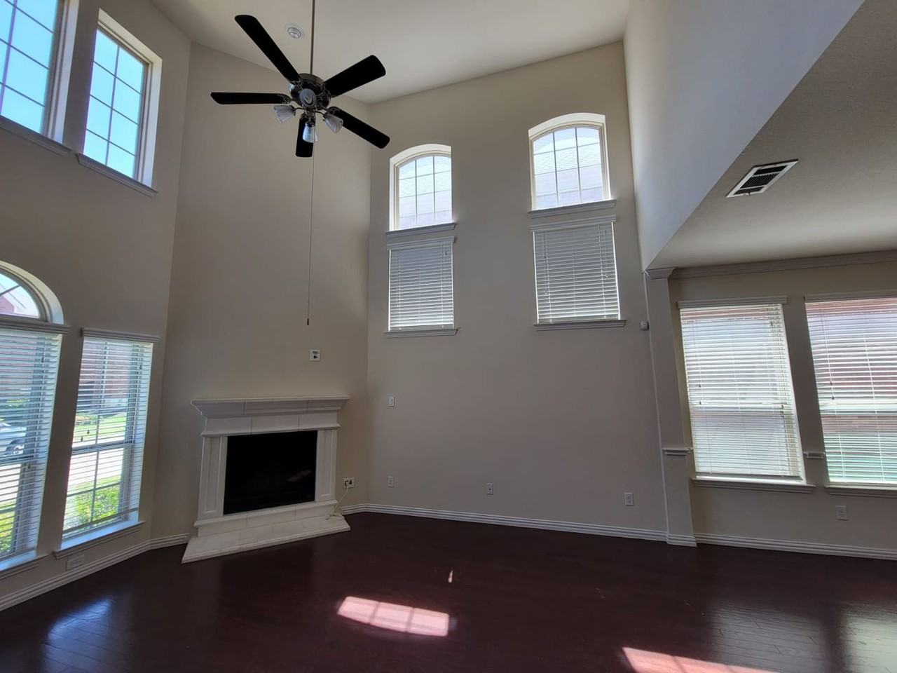 3529 Pillar Dr - Photo 6 of 43