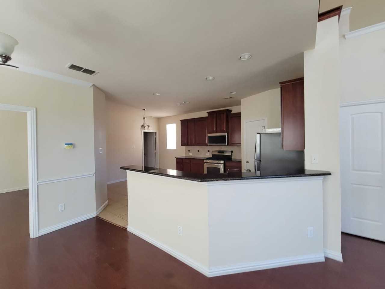 3529 Pillar Dr - Photo 7 of 43