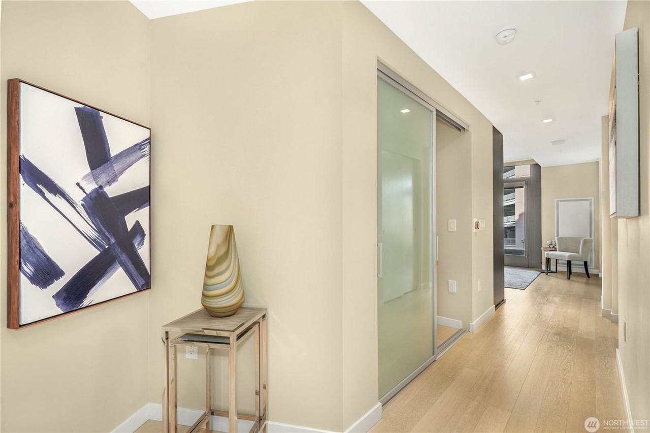 590 1st Ave S #512 - Photo 5 of 38