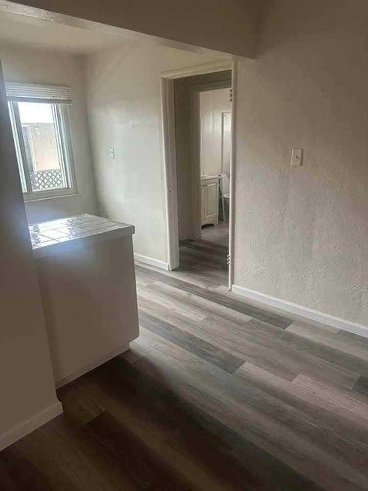 418 - 142 & 150 Graham Ave - Photo 2 of 8