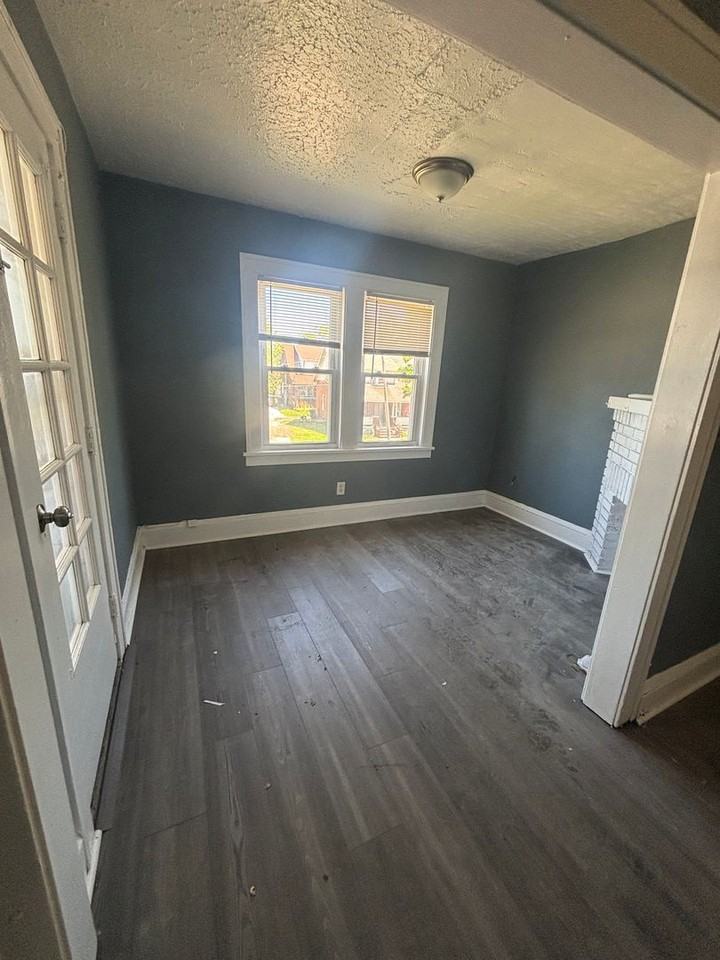 1414 E 176th St - Photo 3 of 10