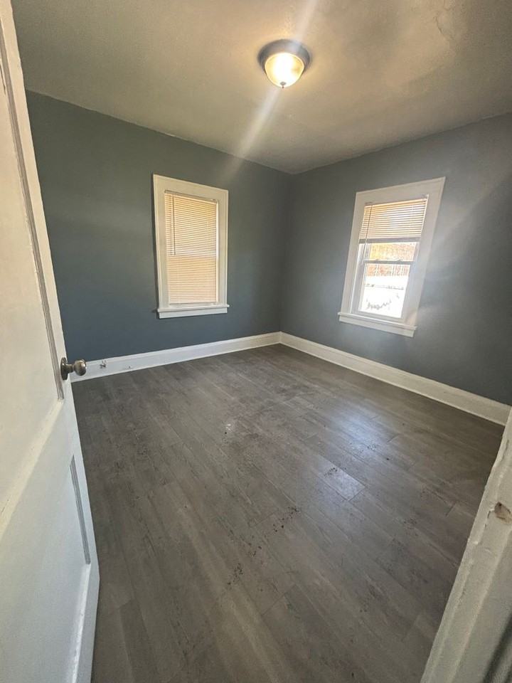 1414 E 176th St - Photo 6 of 10