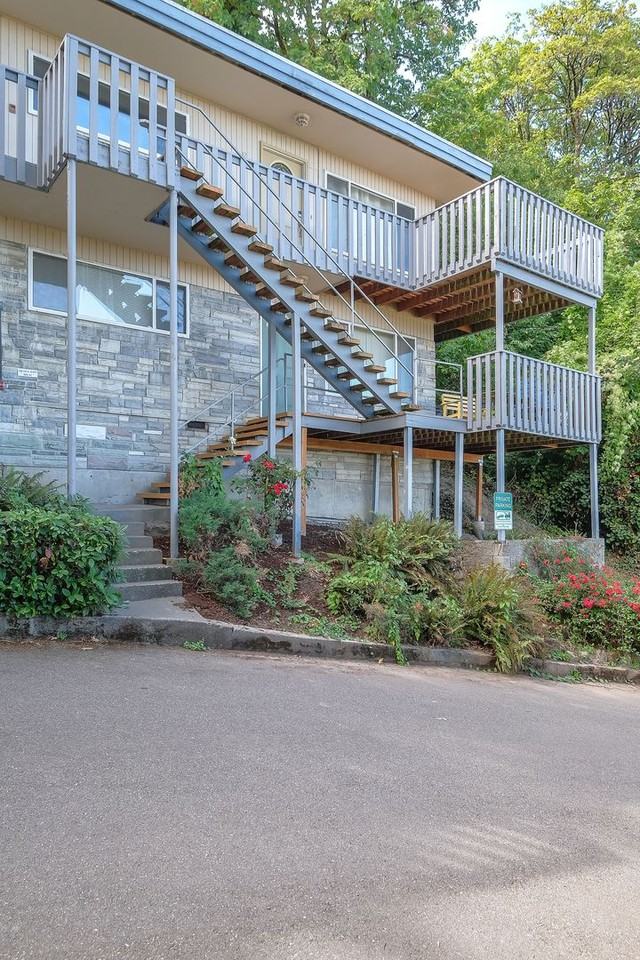 3425 Sw Barbur Blvd #12 - Photo 2 of 22