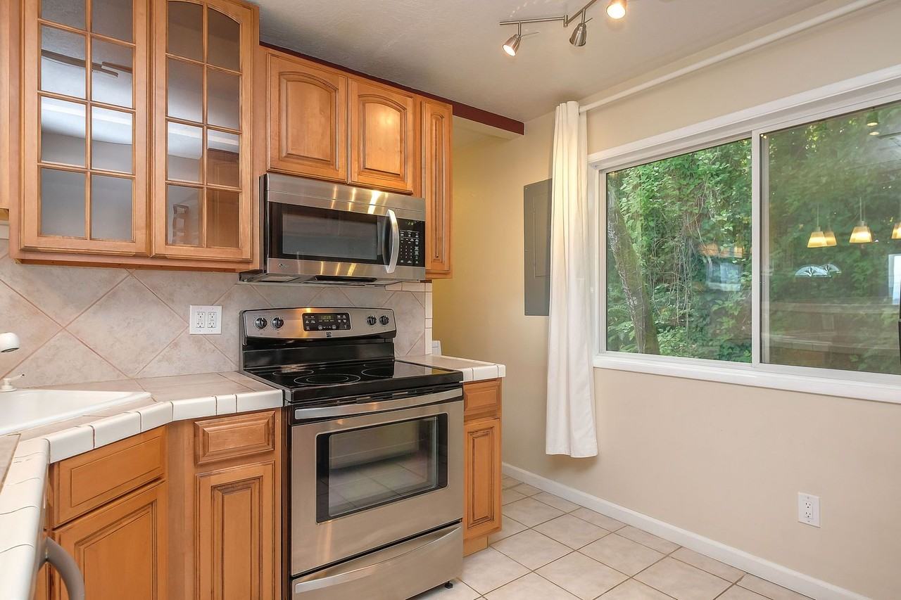 3425 Sw Barbur Blvd #12 - Photo 6 of 22