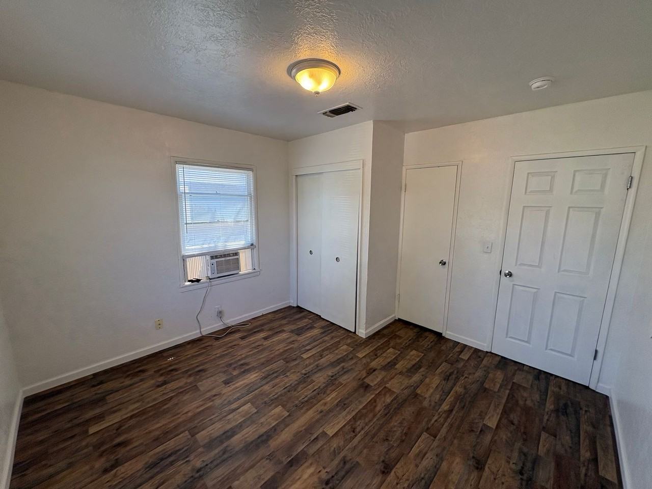 495 N Perry Ave - Photo 5 of 35