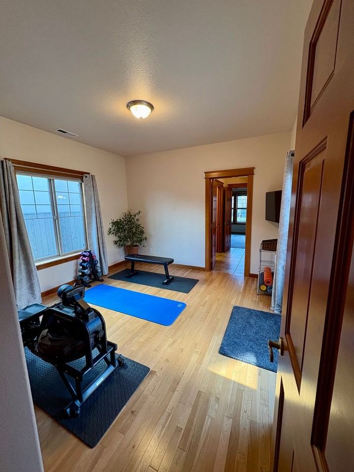 431 Stanford Ave - Photo 5 of 19