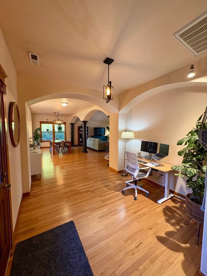 431 Stanford Ave - Photo 7 of 19