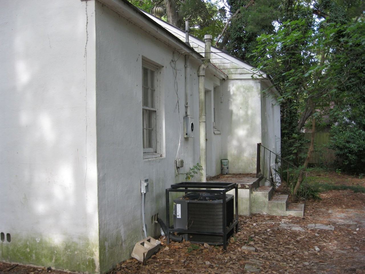1709 E 41st St - Photo 5 of 22