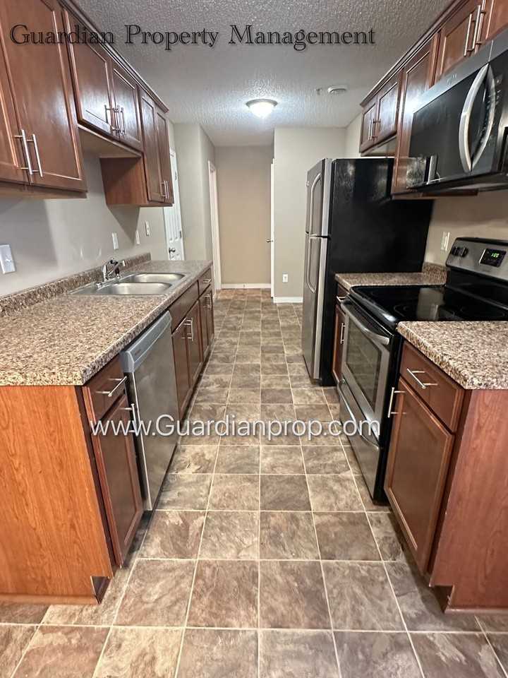 9927 Vera Cruz Ln N - Photo 3 of 25