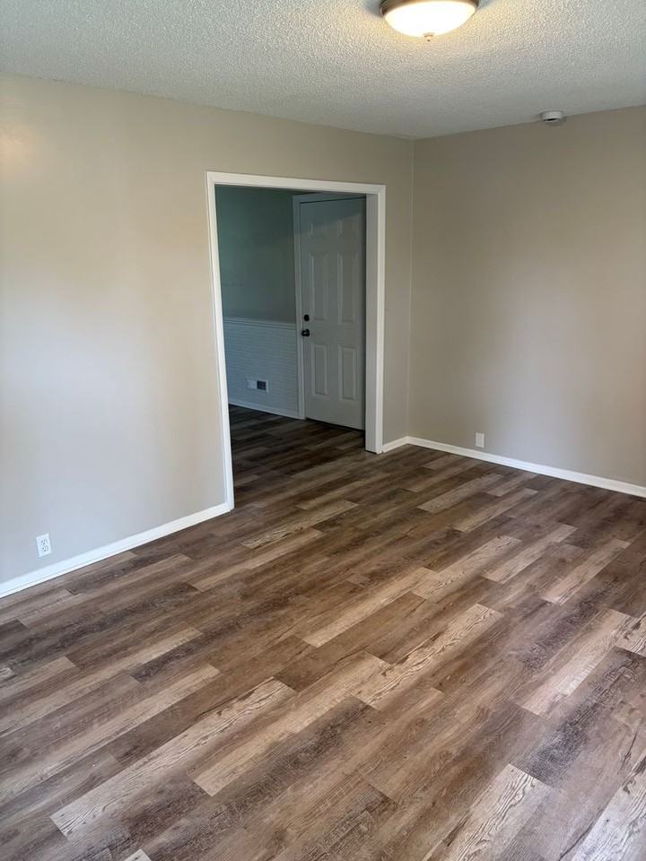 7800 E 112th St - Photo 2 of 10