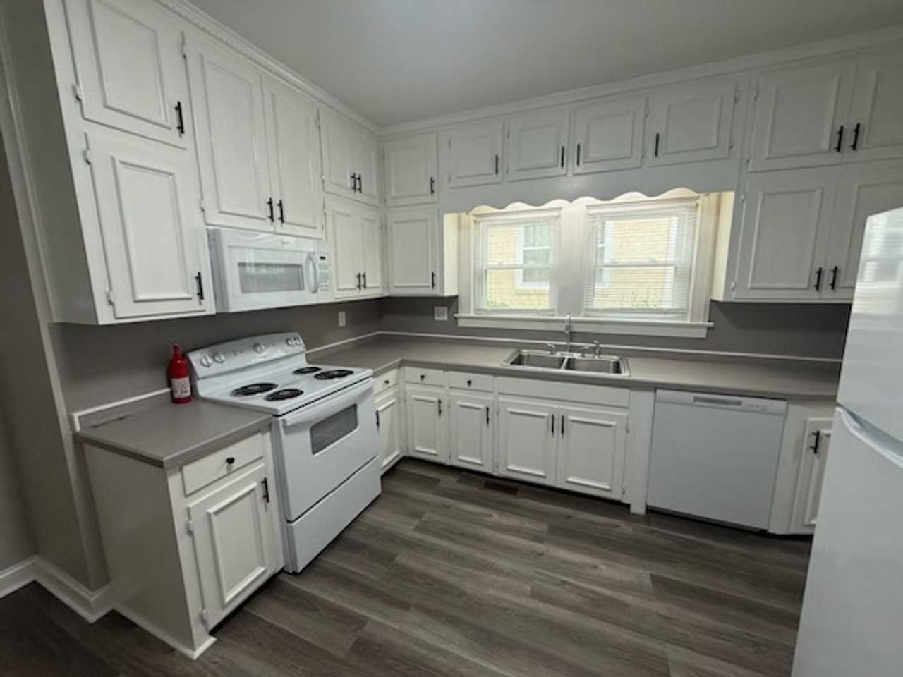 1007 Sunset Ave - Photo 4 of 10