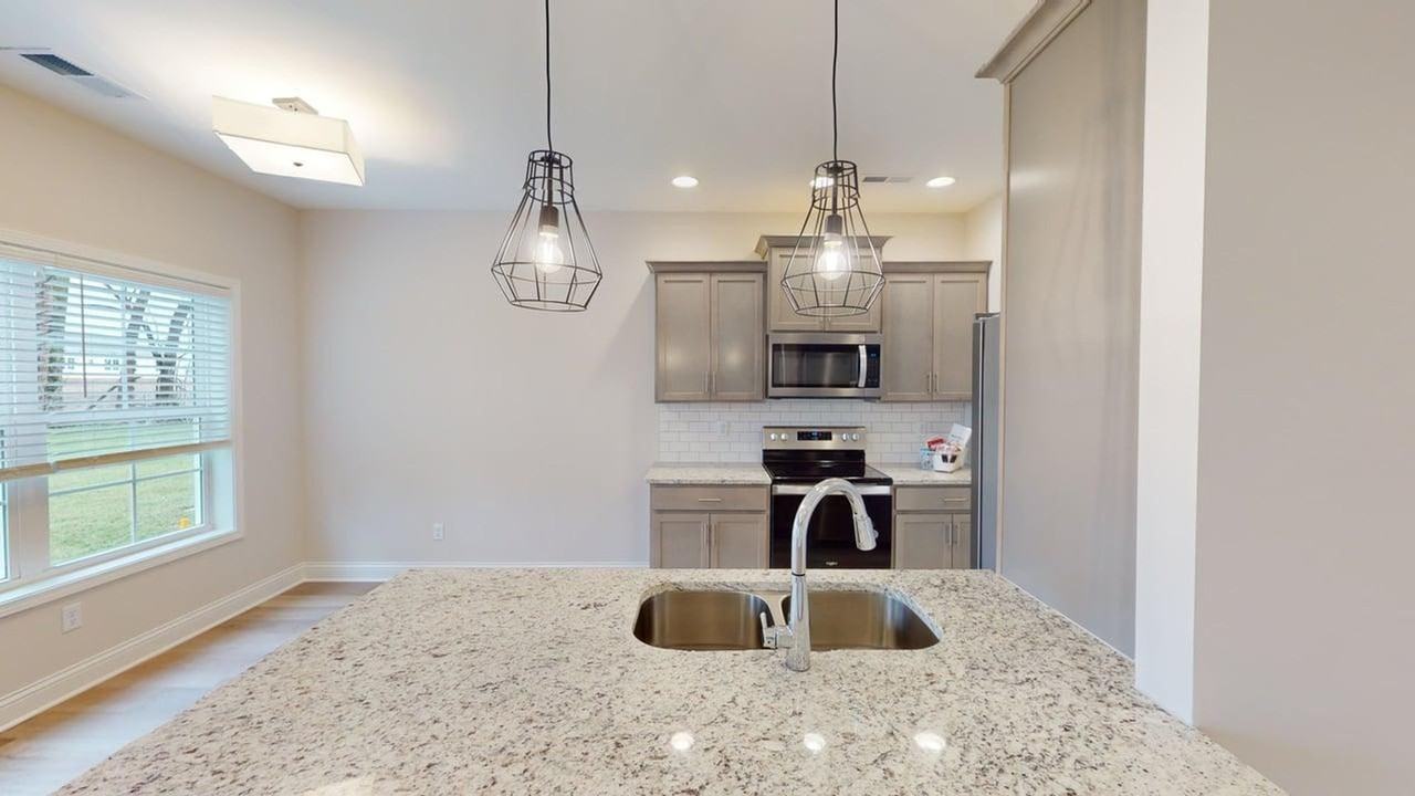 892 Mcintyre St - Photo 2 of 13