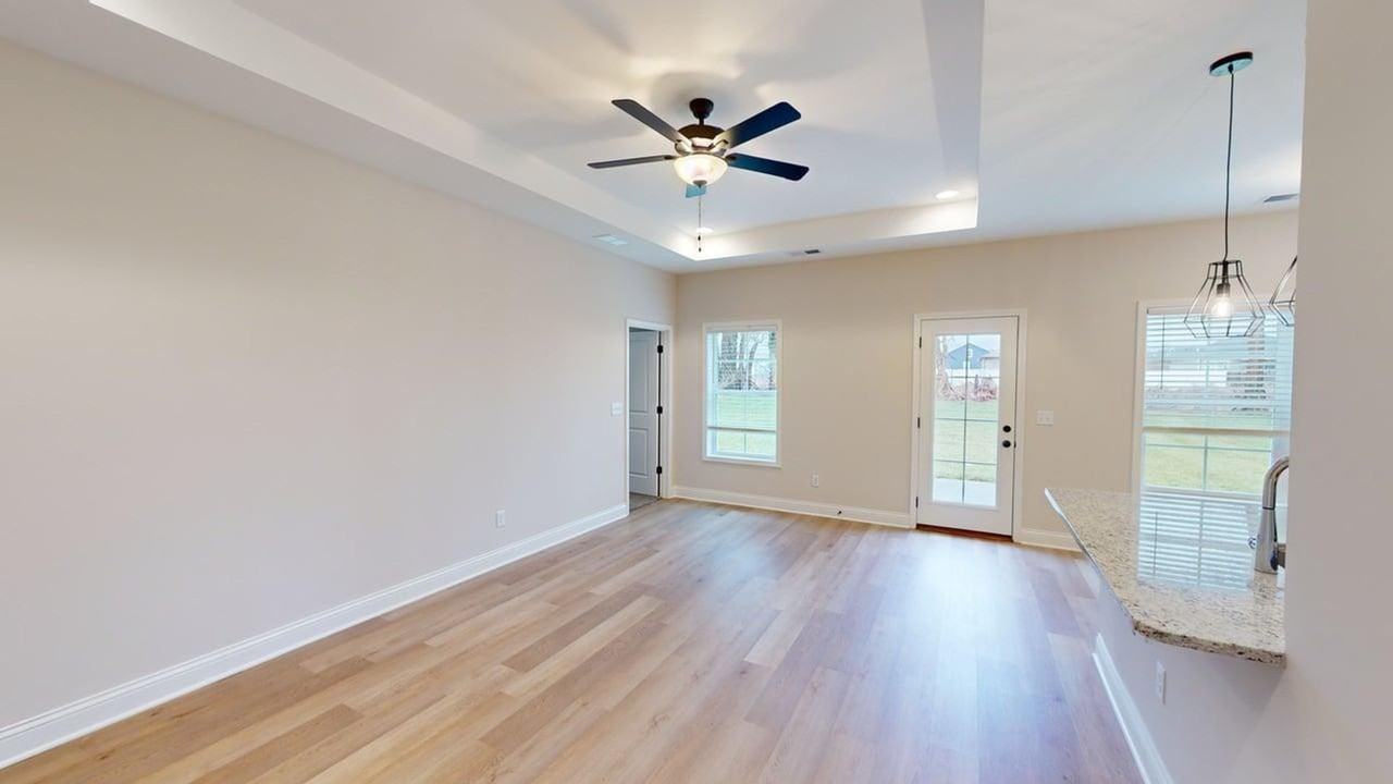 892 Mcintyre St - Photo 3 of 13