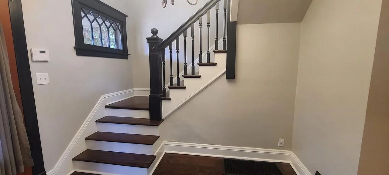 4324 Seward St - Photo 6 of 10