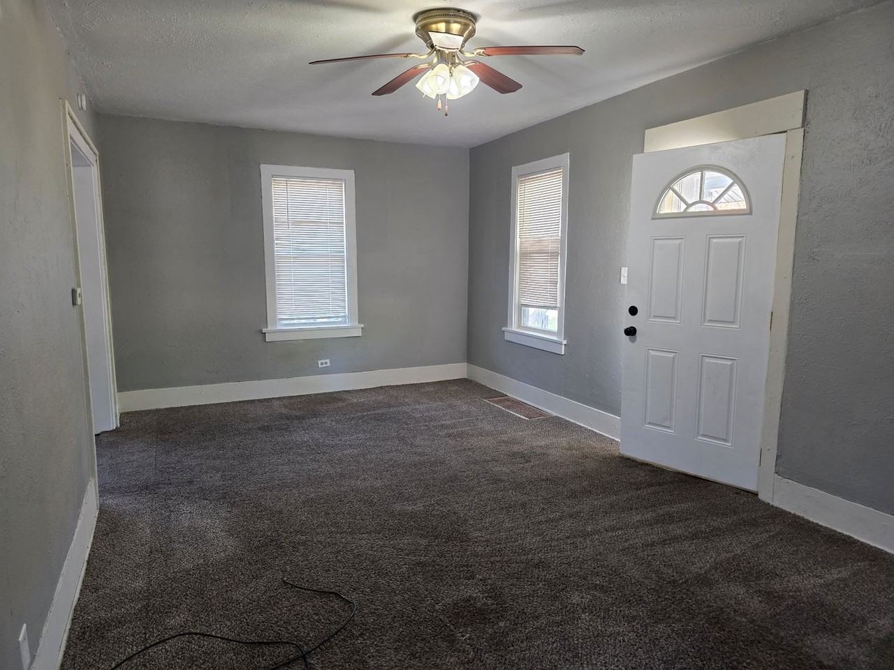 1308 Princeton St - Photo 3 of 14