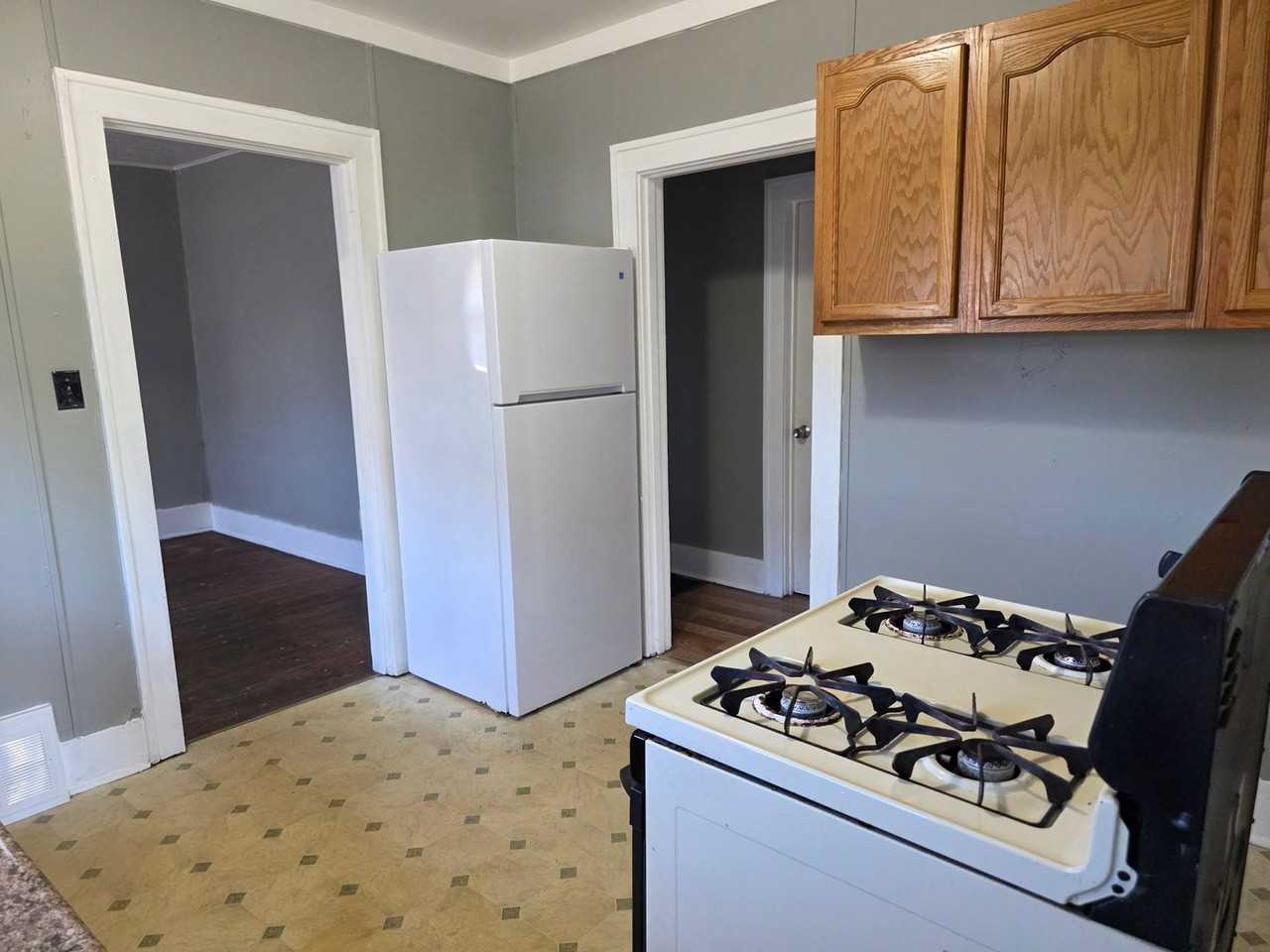 1308 Princeton St - Photo 6 of 14