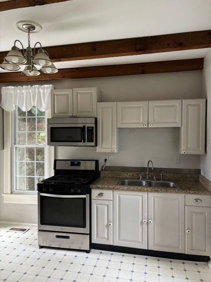 208 Island Ave - Photo 2 of 8