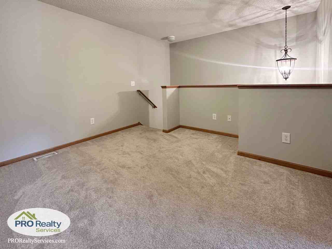 17127 Polk St Nw - Photo 5 of 19