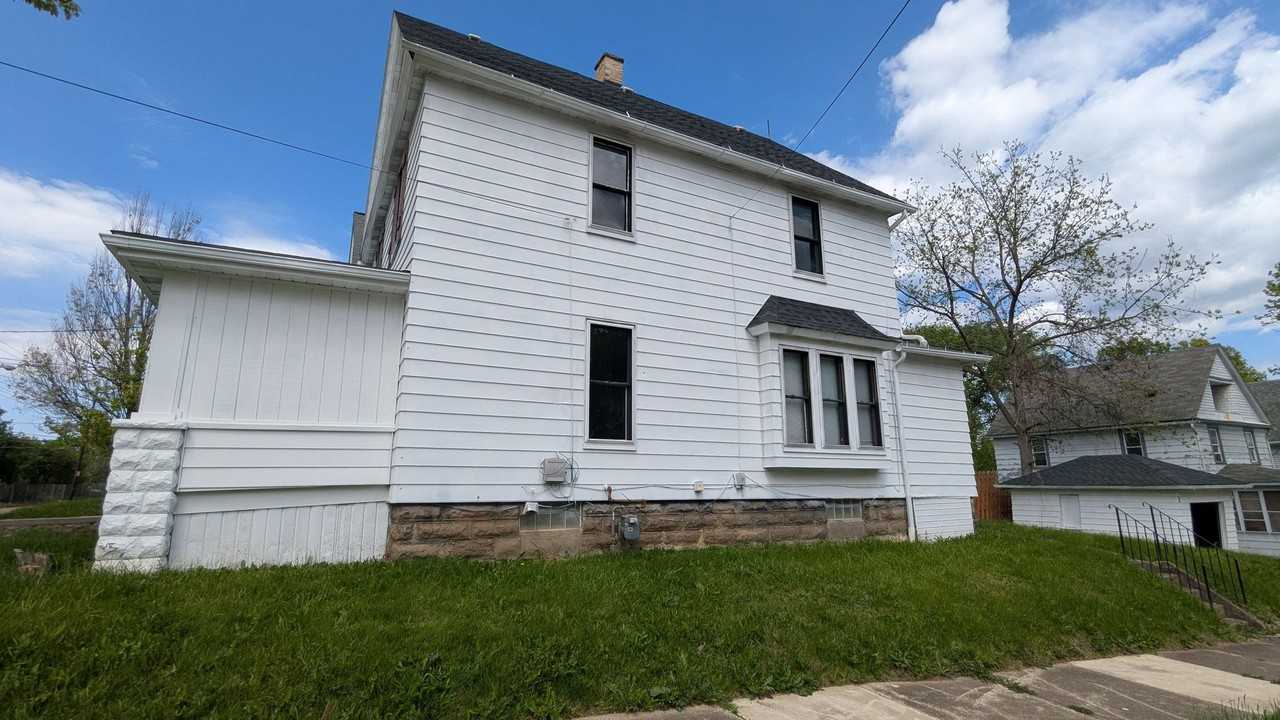 163 Russell Ave - Photo 2 of 50