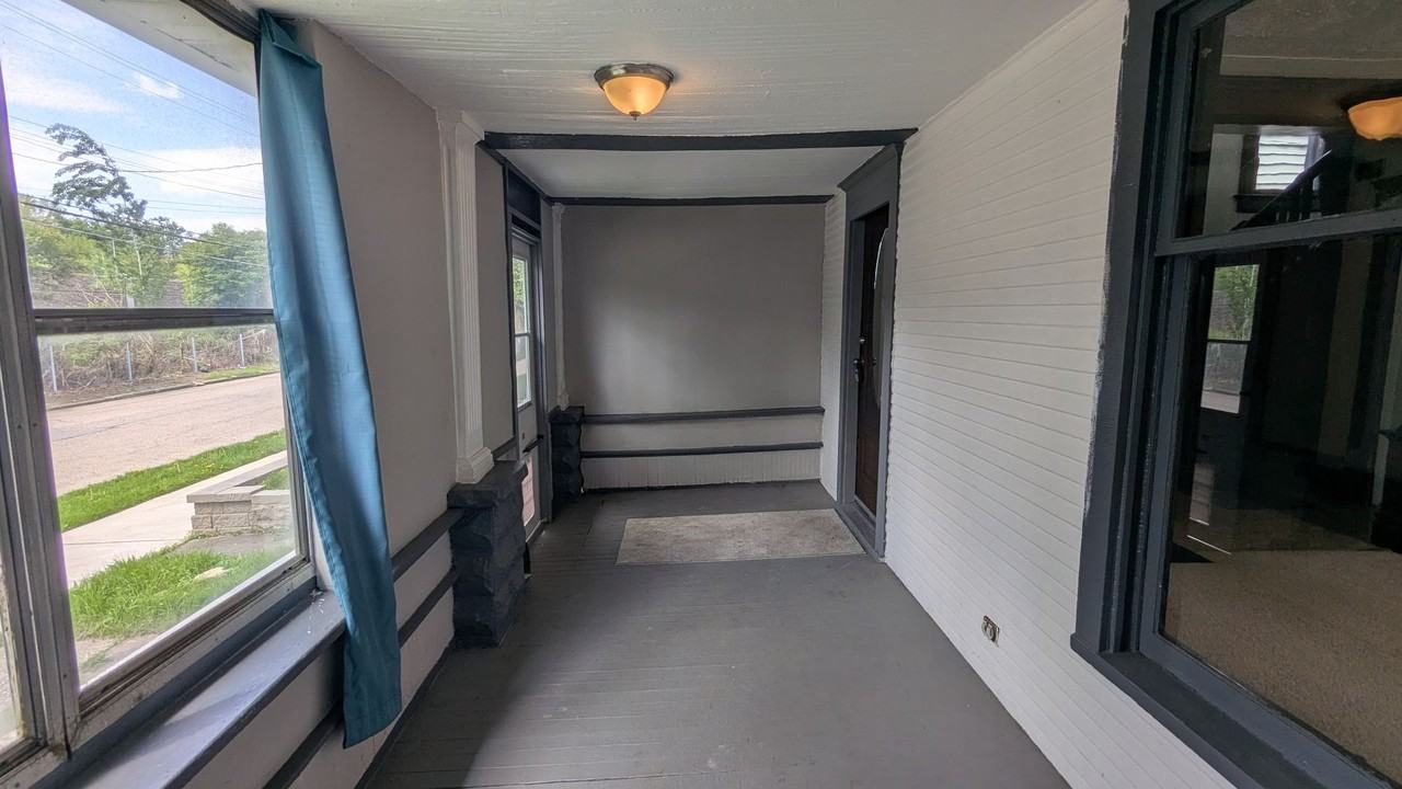 163 Russell Ave - Photo 6 of 50