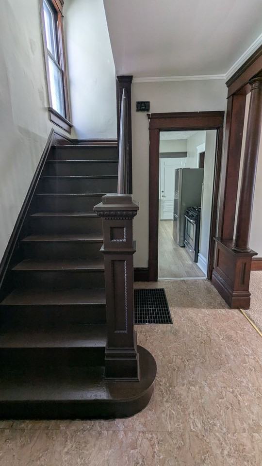 163 Russell Ave - Photo 7 of 50
