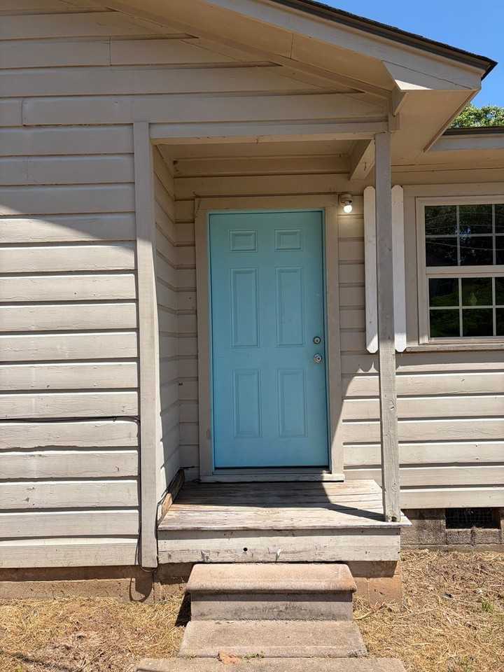 922 N 20th St - Photo 4 of 19