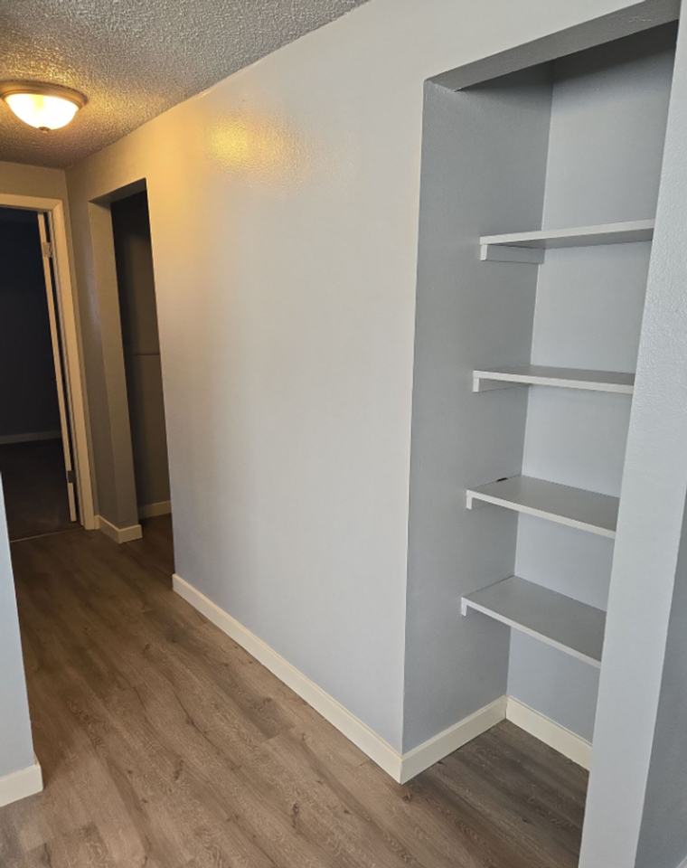 V-12 - Photo 2 of 14