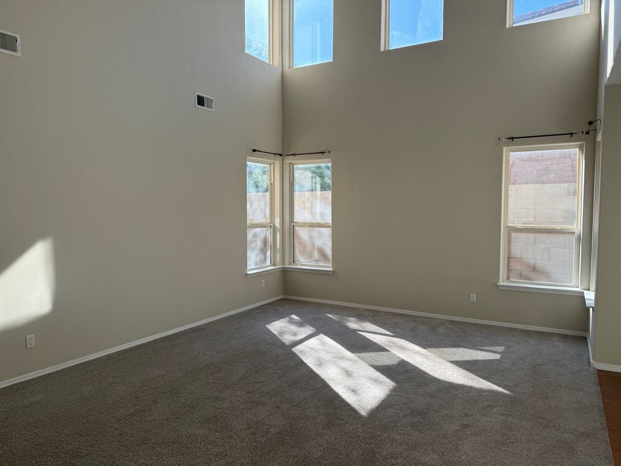 6202 Sierra Nevada Cir Nw - Photo 2 of 27