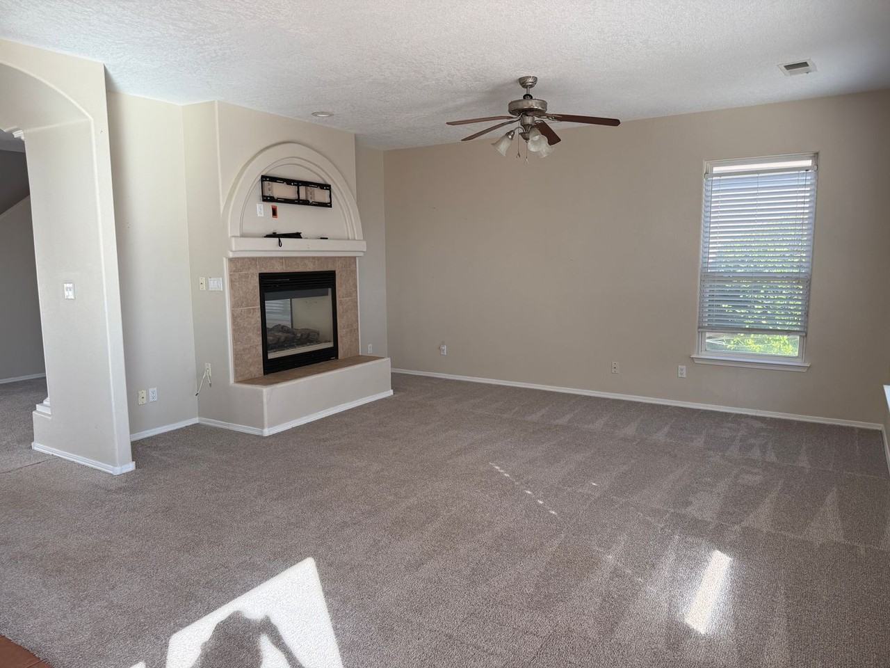 6202 Sierra Nevada Cir Nw - Photo 4 of 27