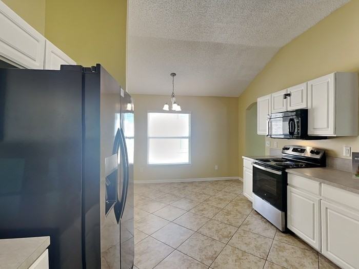 801 Mackenzie Cir - Photo 7 of 29