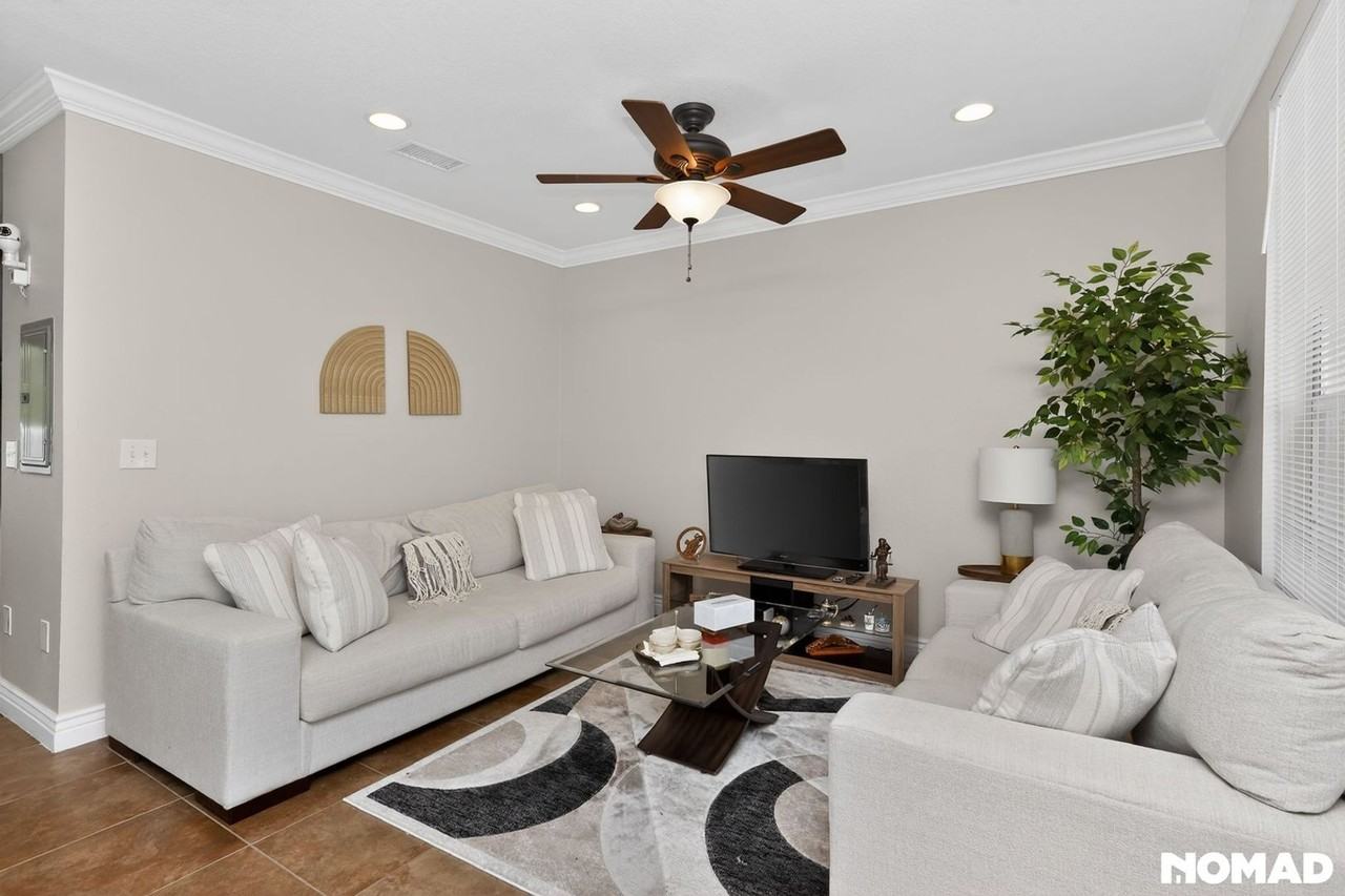 1417 Lyonshire Dr - Photo 4 of 25