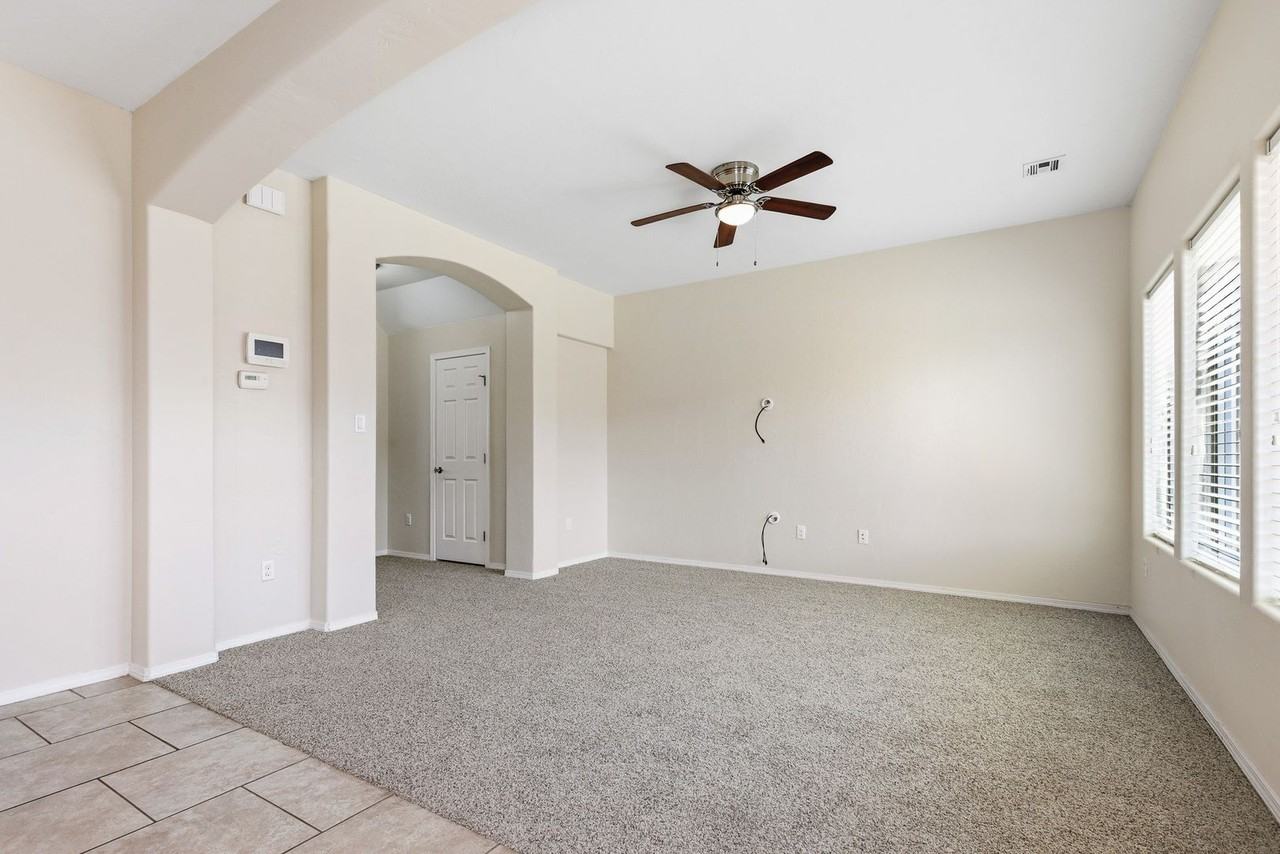 894 Valencia - Photo 6 of 29