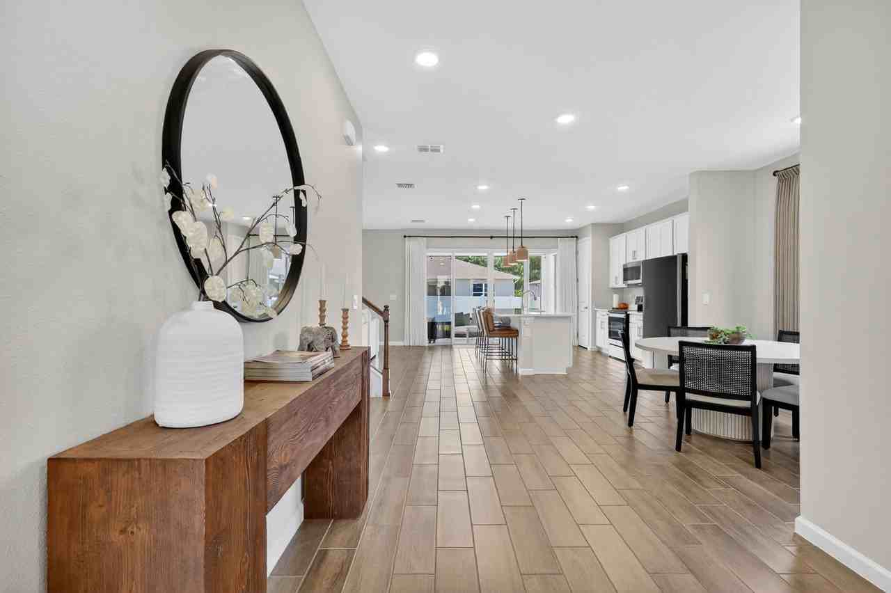 3710 Malad Way - Photo 3 of 50