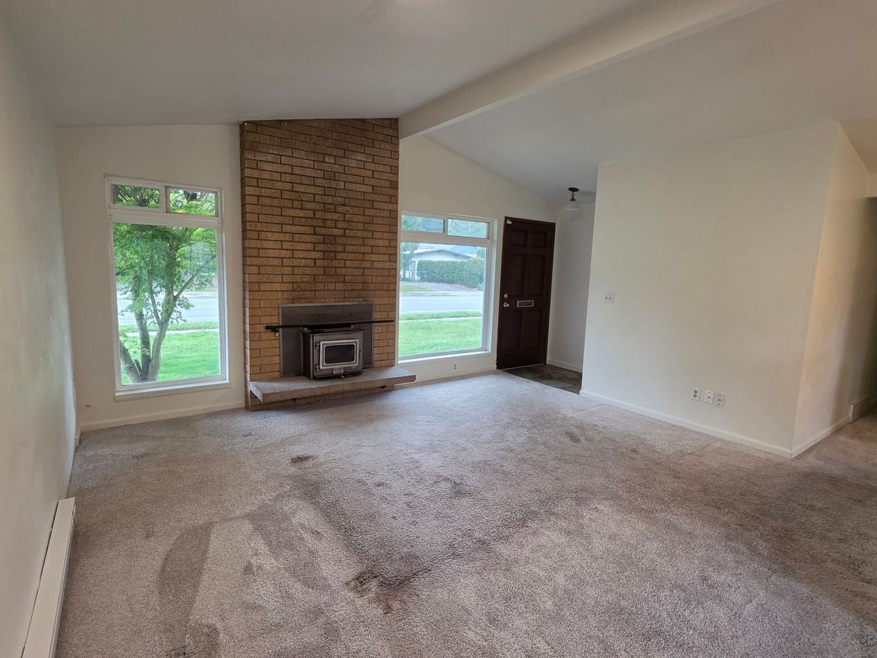 4516 188th St Sw - Photo 3 of 20