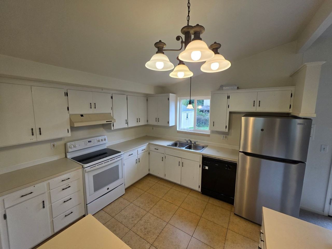 4516 188th St Sw - Photo 4 of 20