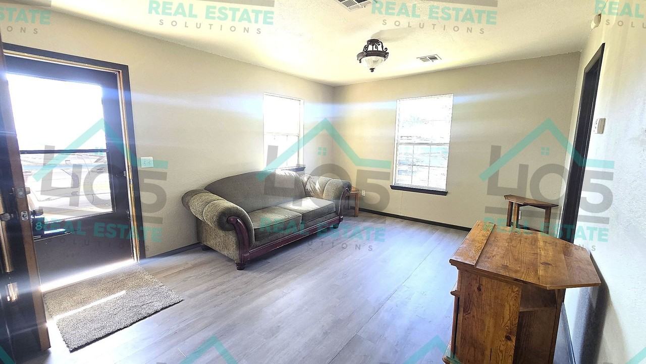 621 W Acres St - Photo 5 of 12