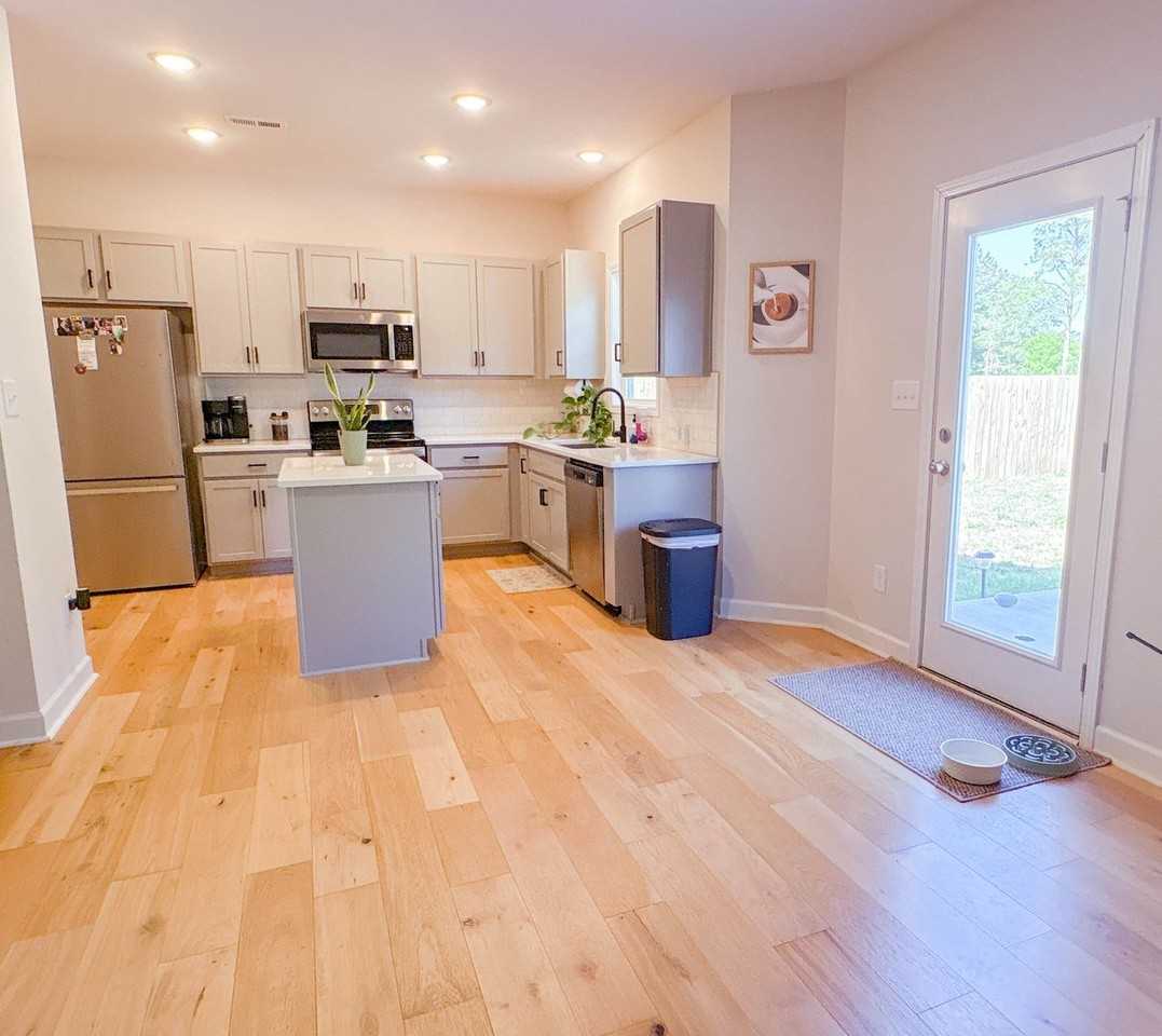 128 Magnolia St - Photo 3 of 22