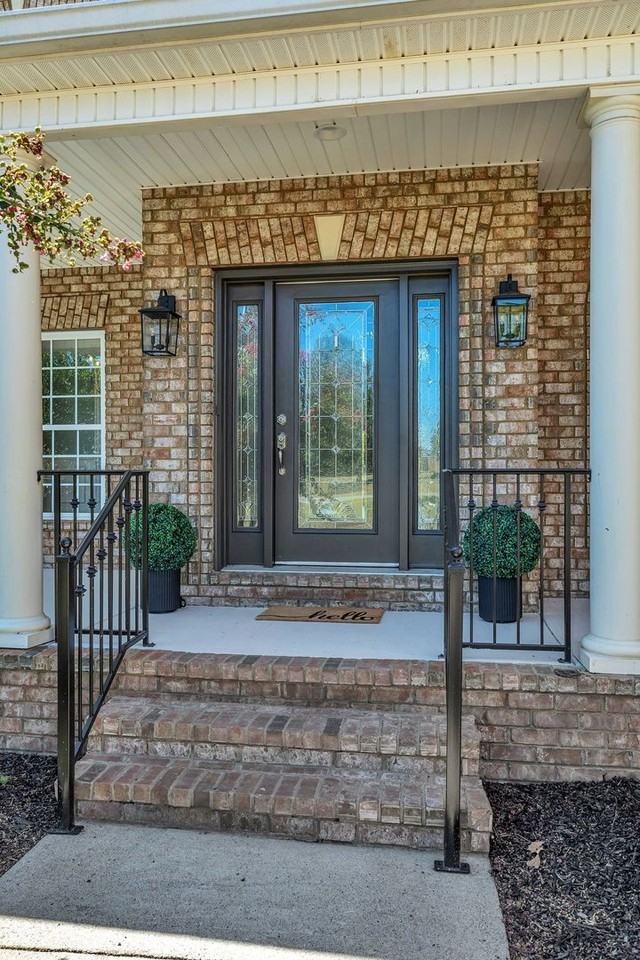 953 Warrior Dr - Photo 7 of 50