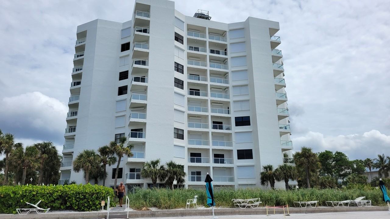 1000 Longboat Club Rd #406