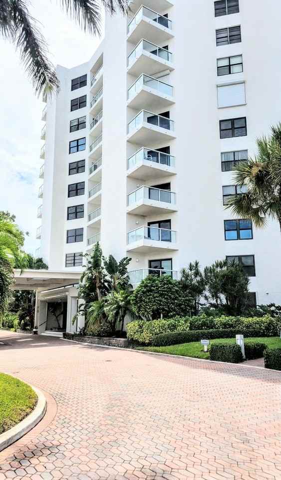 1000 Longboat Club Rd #406 - Photo 2 of 50