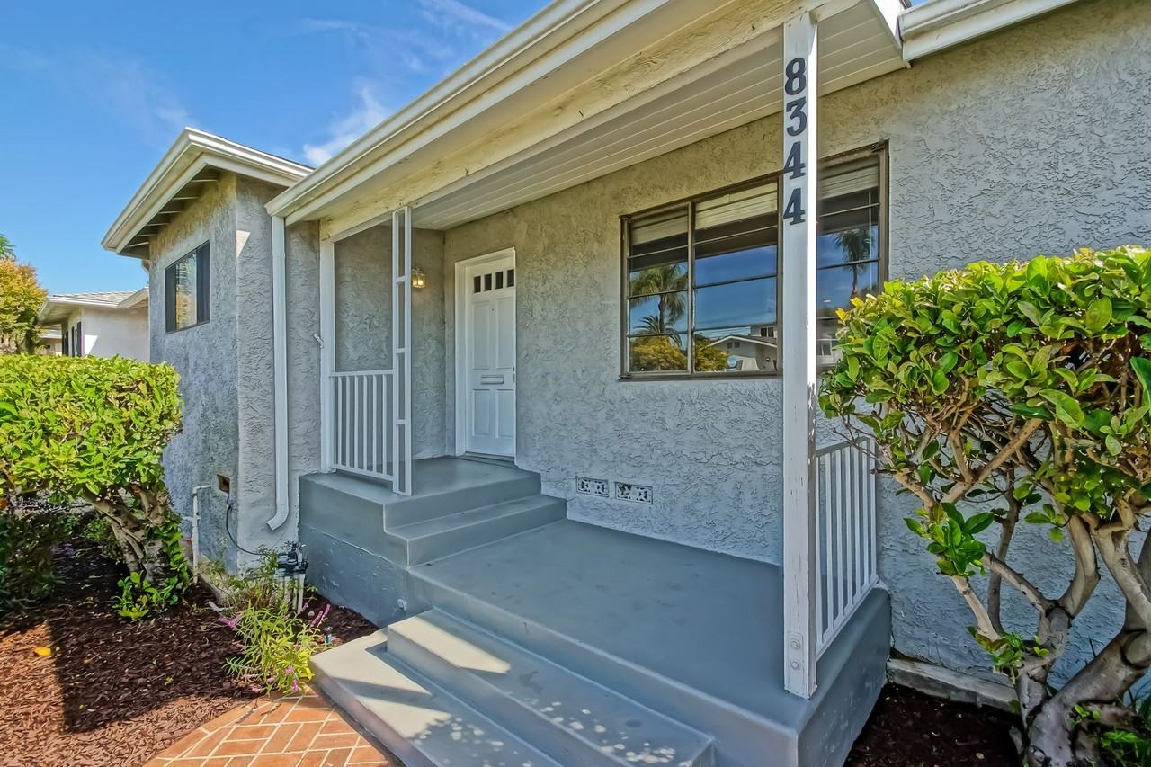 8344 Gonzaga Ave - Photo 3 of 35