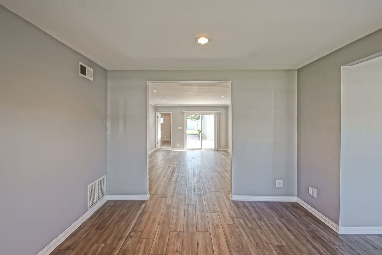 8344 Gonzaga Ave - Photo 7 of 35