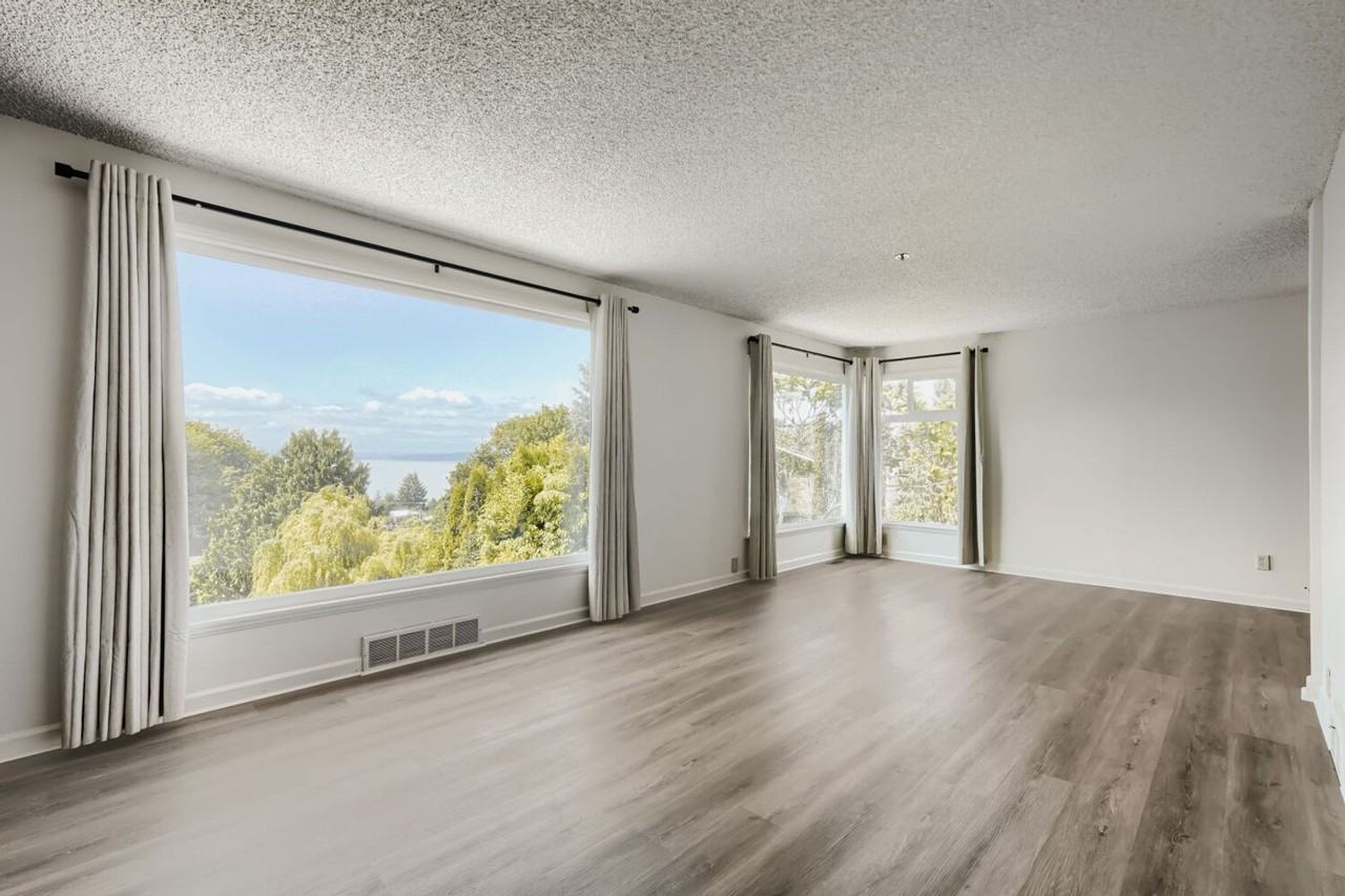 7311 40th Ave Sw - Photo 4 of 17