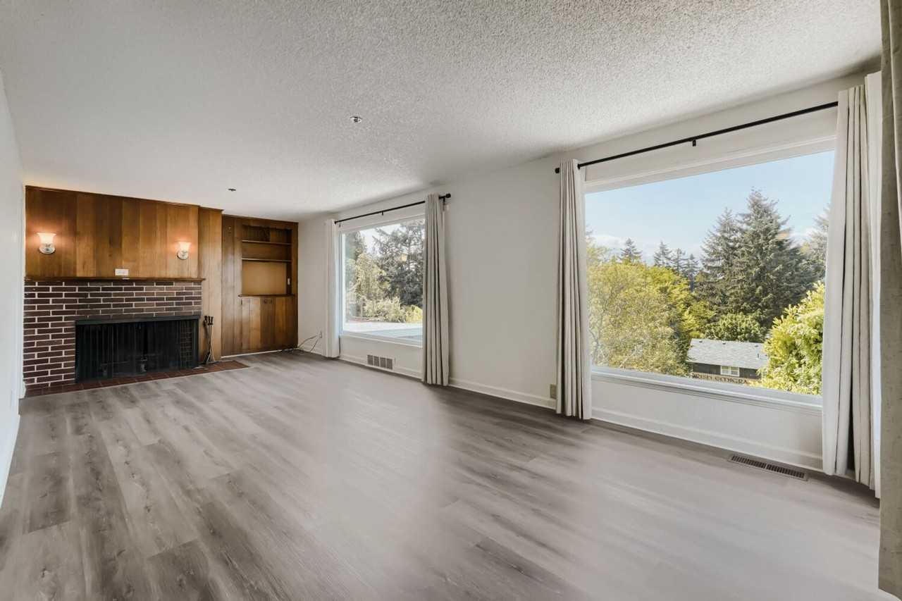 7311 40th Ave Sw - Photo 6 of 17
