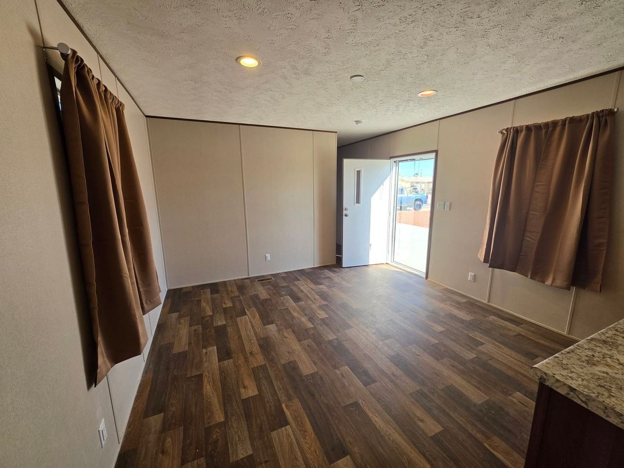5726 S Loop Ln - Photo 2 of 15