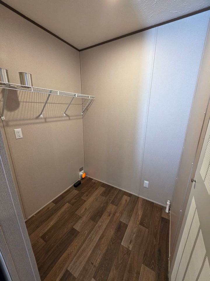 5726 S Loop Ln - Photo 5 of 15